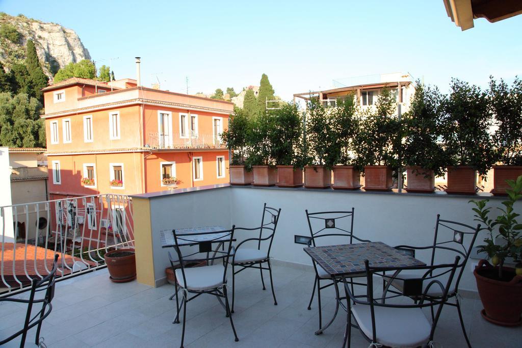 B&B Evelyne Taormina Dış mekan fotoğraf